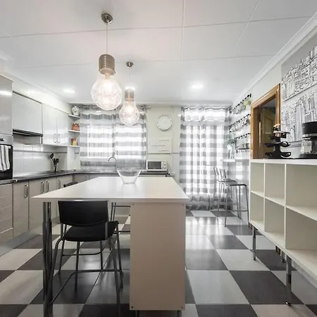 Impresionante Casa De 170m Para 14 Personas Con Terraza 50m Con Barbacoa *
